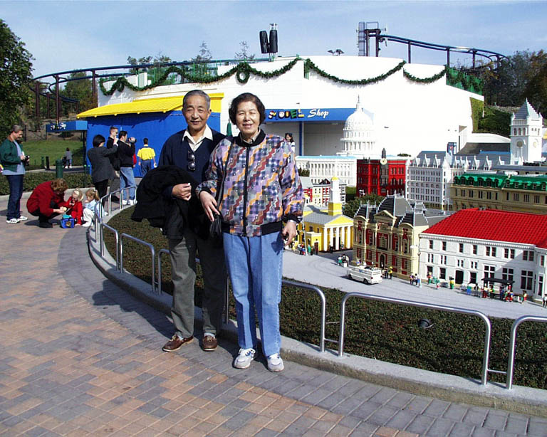 LegoLand_HongParent_01