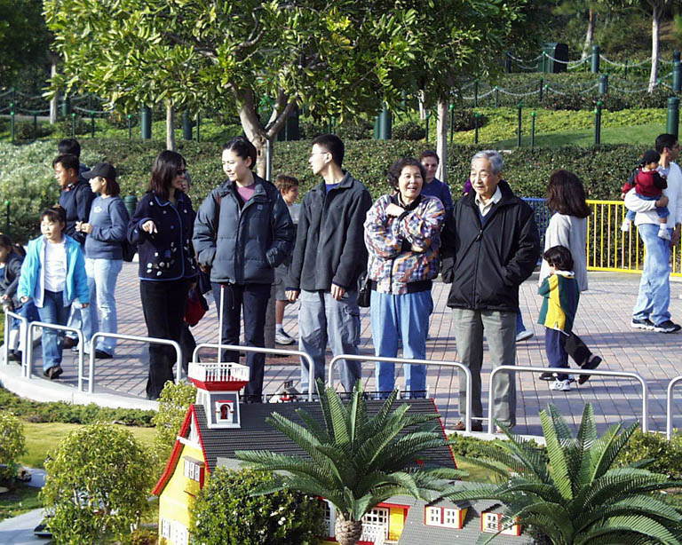 LegoLand_HongParent_Bin_Lai_Lin_01